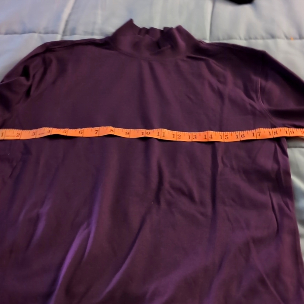 LandsEnd mockneck long sleeve T-shirt size XS in blackberry